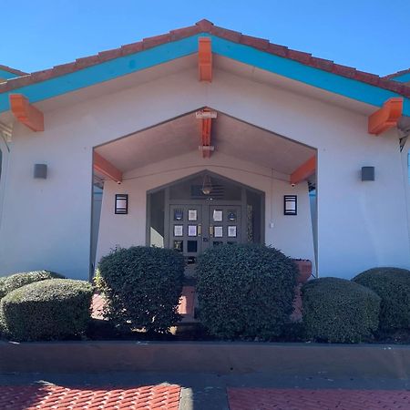 Howard Johnson By Wyndham Columbus Fort Moore エクステリア 写真