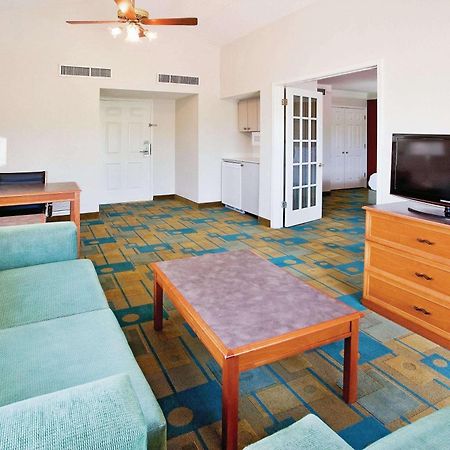 Howard Johnson By Wyndham Columbus Fort Moore エクステリア 写真