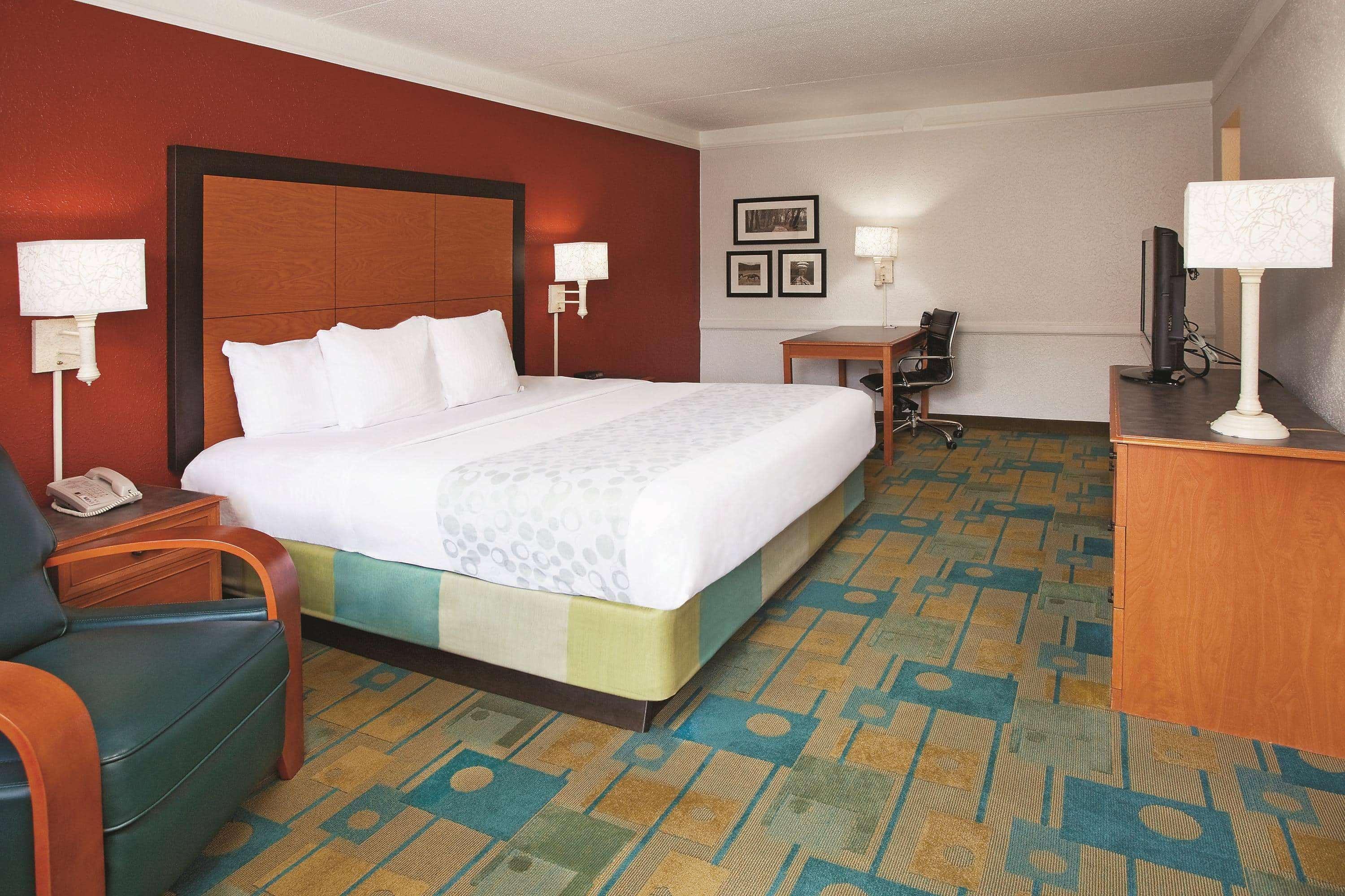 Howard Johnson By Wyndham Columbus Fort Moore エクステリア 写真