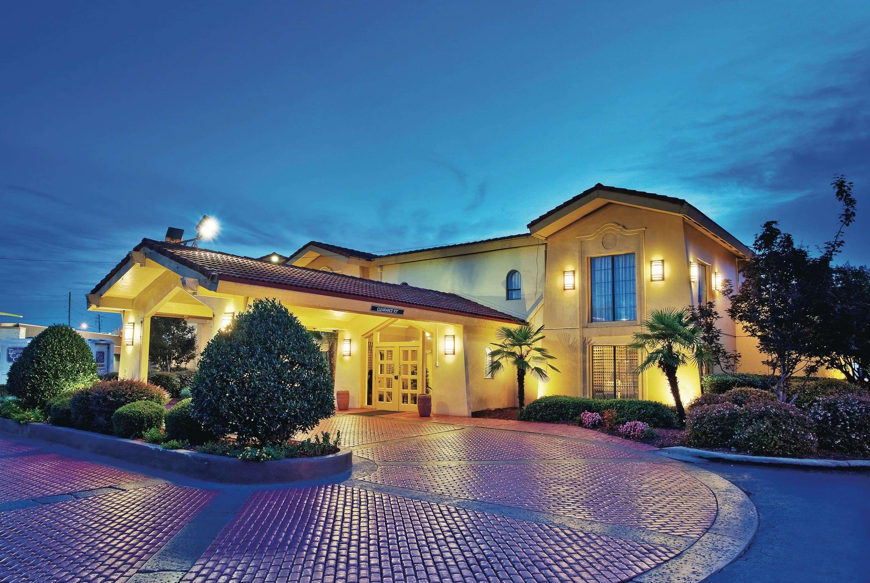 Howard Johnson By Wyndham Columbus Fort Moore エクステリア 写真