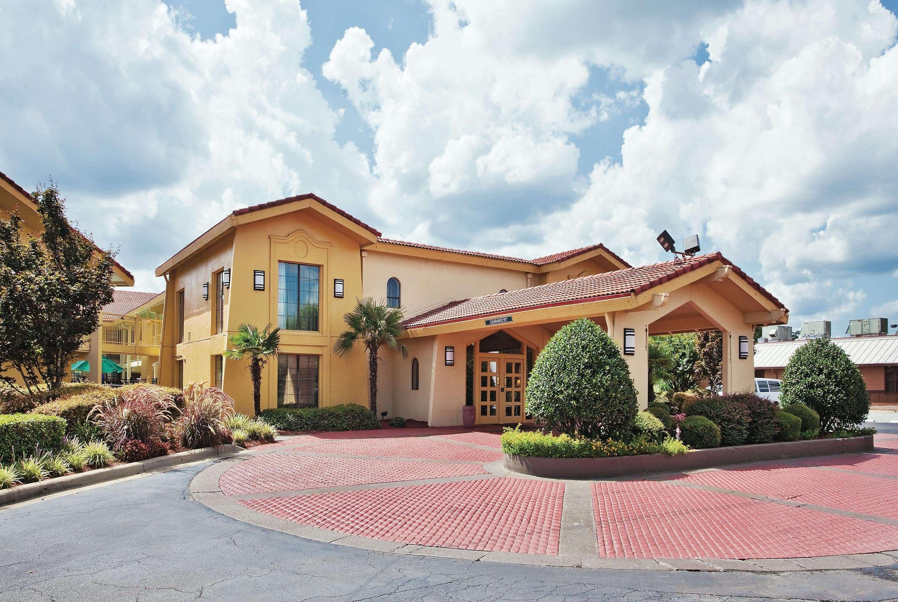 Howard Johnson By Wyndham Columbus Fort Moore エクステリア 写真