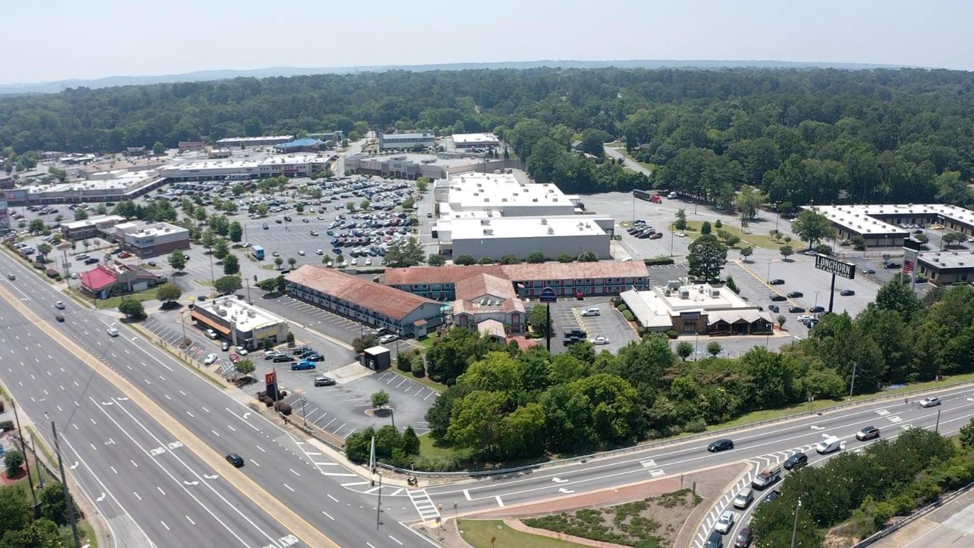 Howard Johnson By Wyndham Columbus Fort Moore エクステリア 写真
